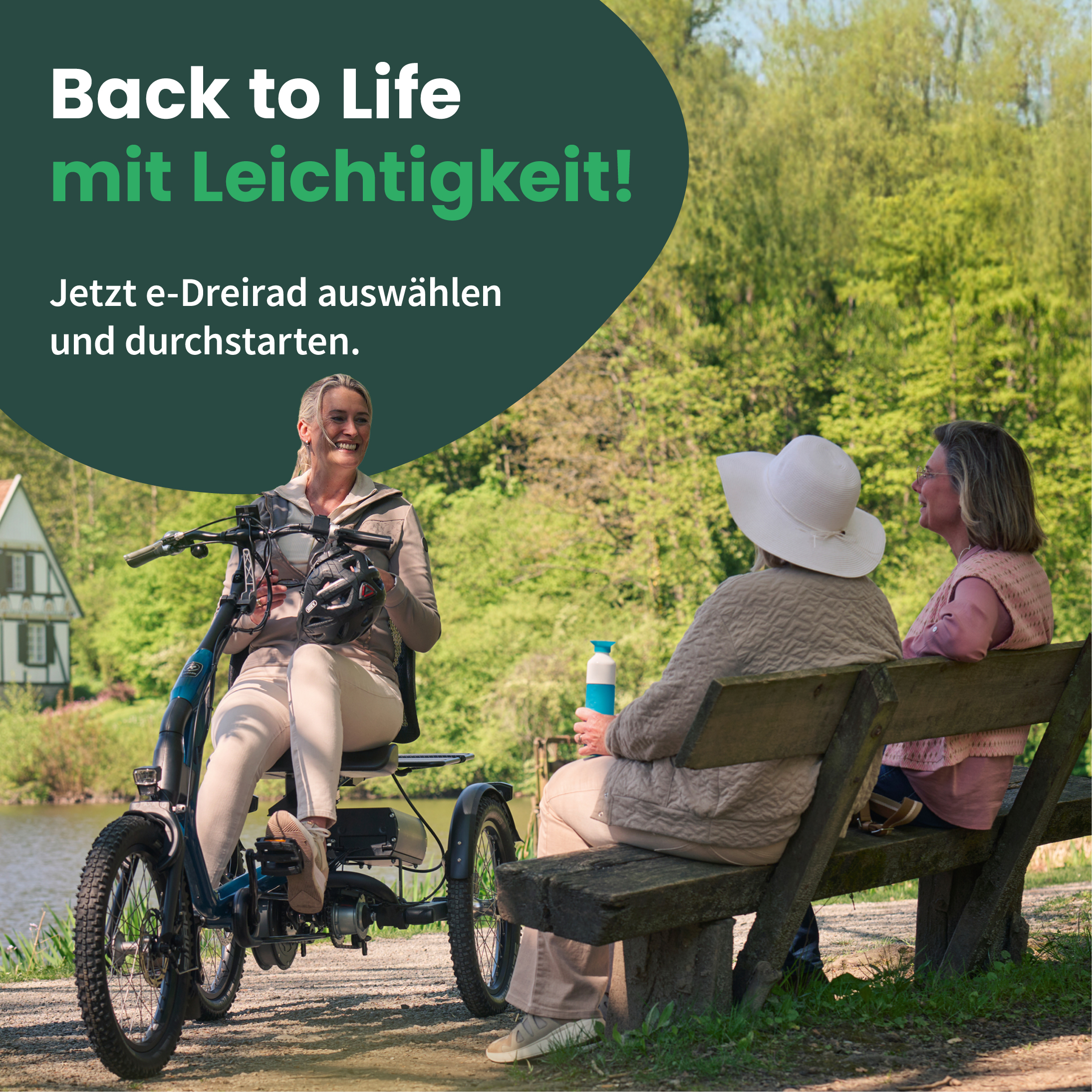 Back to Life - mit Leichtigkeit: Eine Frau sitzt auf ihrem Dreirad vor ihr auf der Bank zwei weitere Frauen